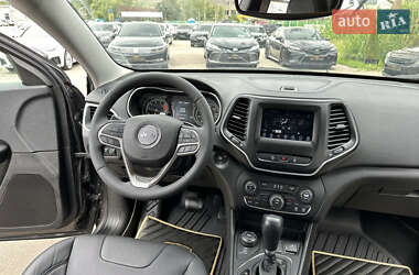 Внедорожник / Кроссовер Jeep Cherokee 2021 в 