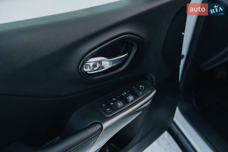 Внедорожник / Кроссовер Jeep Cherokee 2018 в Бучаче