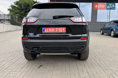 Внедорожник / Кроссовер Jeep Cherokee 2019 в 