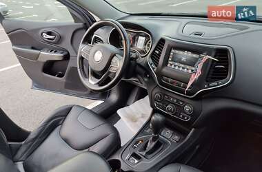 Внедорожник / Кроссовер Jeep Cherokee 2020 в 