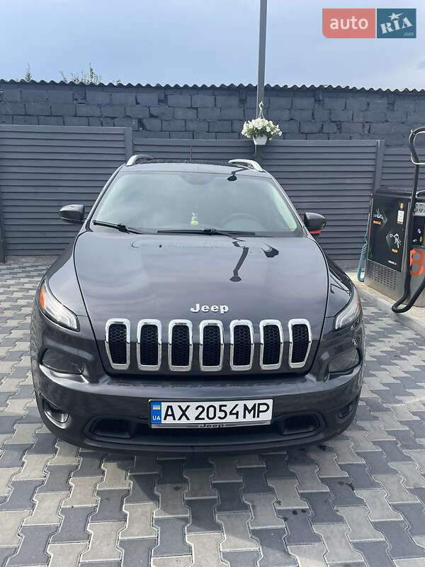 Внедорожник / Кроссовер Jeep Cherokee 2016 в Харькове