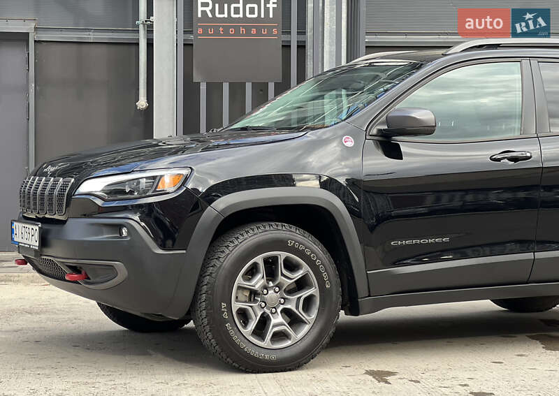Внедорожник / Кроссовер Jeep Cherokee 2019 в Киеве