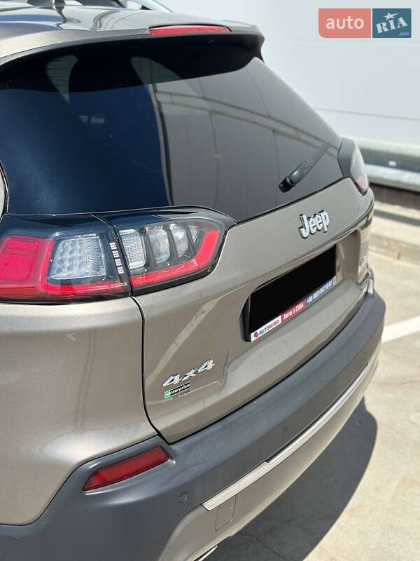 Внедорожник / Кроссовер Jeep Cherokee 2019 в Киеве