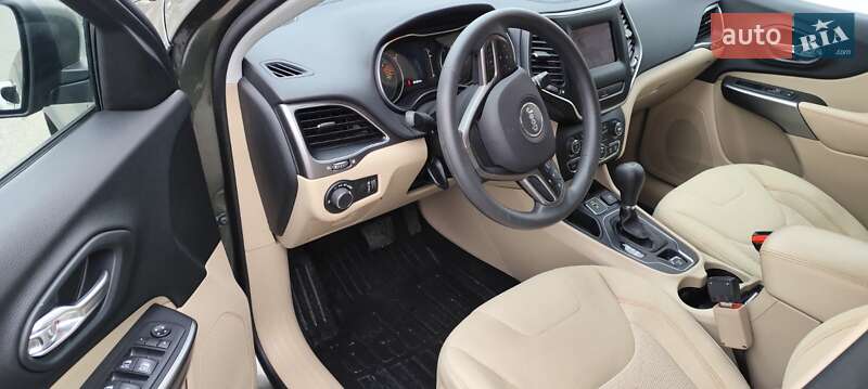 Внедорожник / Кроссовер Jeep Cherokee 2019 в Харькове