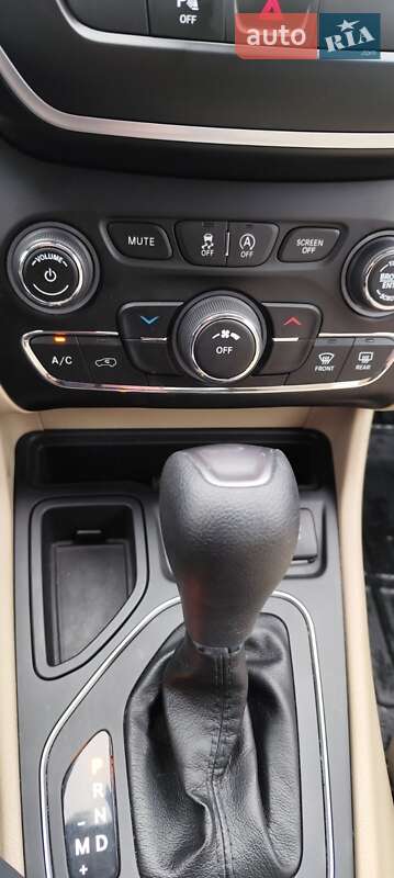 Внедорожник / Кроссовер Jeep Cherokee 2019 в Харькове