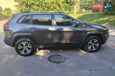 Внедорожник / Кроссовер Jeep Cherokee 2015 в 