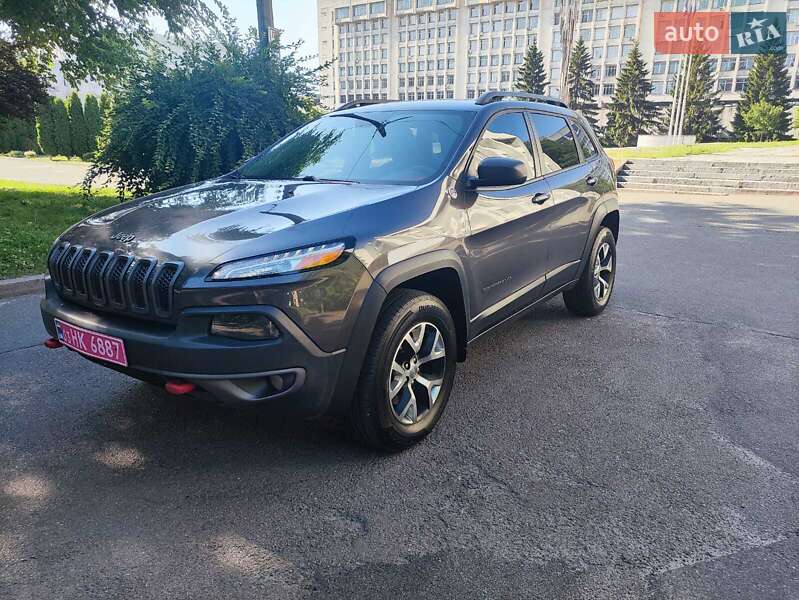 Внедорожник / Кроссовер Jeep Cherokee 2015 в 
