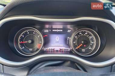 Внедорожник / Кроссовер Jeep Cherokee 2015 в 