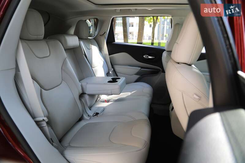 Внедорожник / Кроссовер Jeep Cherokee 2018 в Харькове