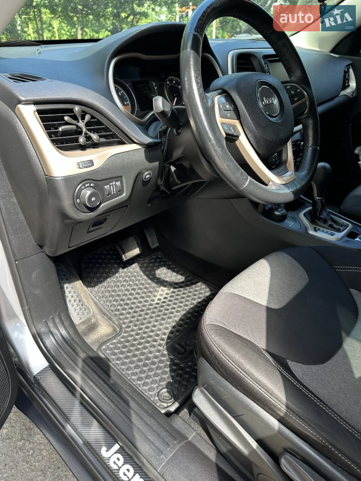 2014 Jeep Cherokee - мініатюра 10