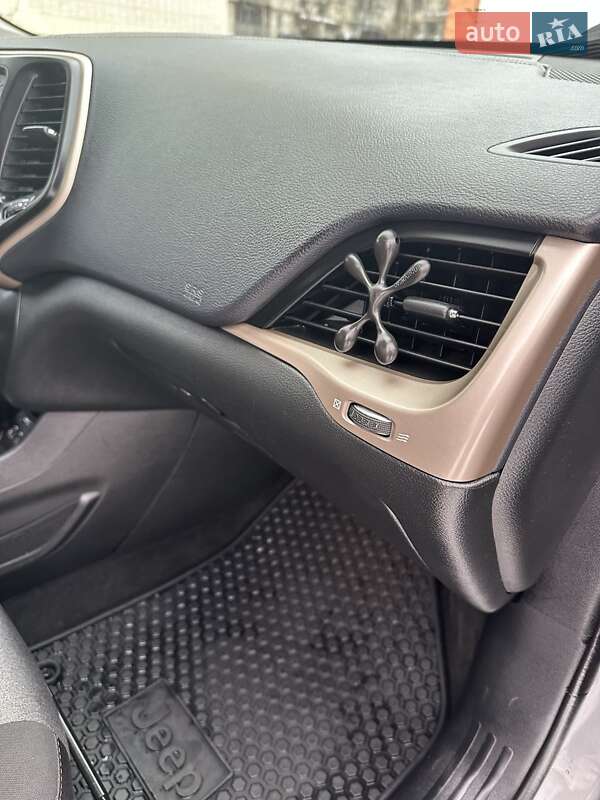 Позашляховик / Кросовер Jeep Cherokee 2014 в Сумах