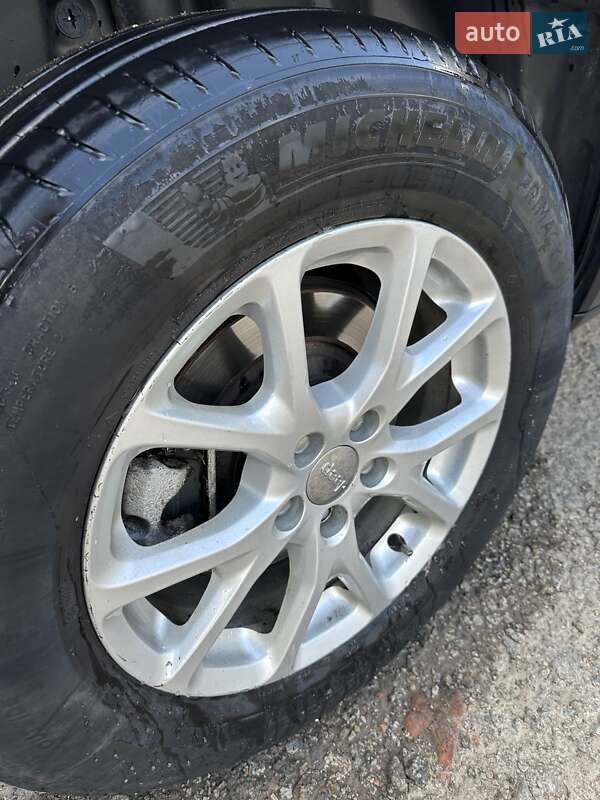 Позашляховик / Кросовер Jeep Cherokee 2014 в Сумах