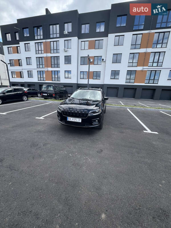 Внедорожник / Кроссовер Jeep Cherokee 2019 в Ровно