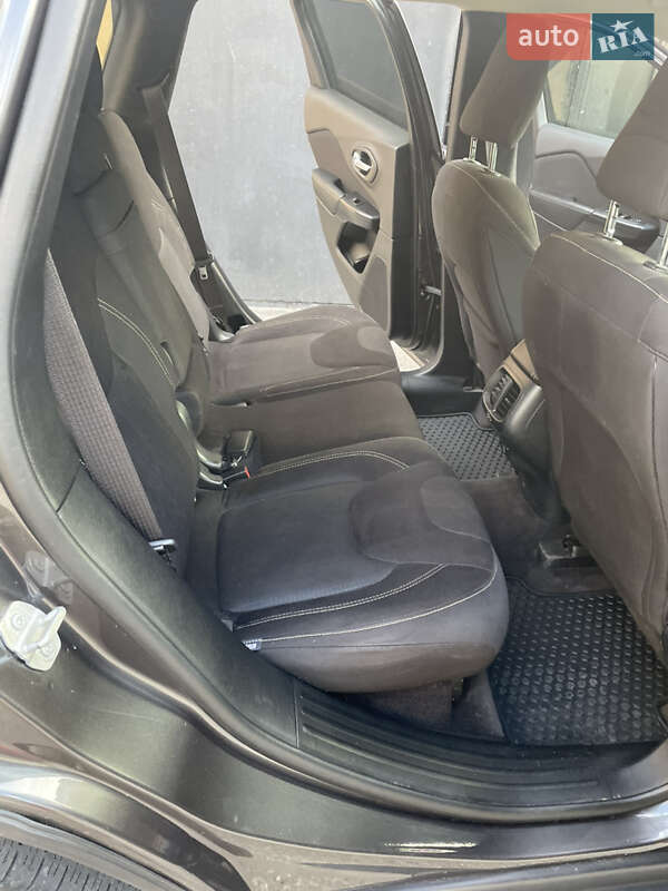 Внедорожник / Кроссовер Jeep Cherokee 2016 в Харькове