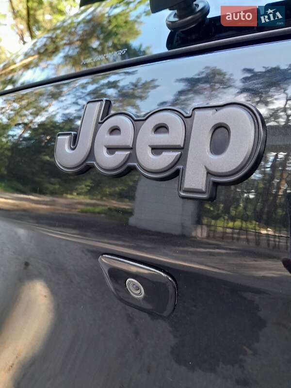 Позашляховик / Кросовер Jeep Cherokee 2016 в Києві