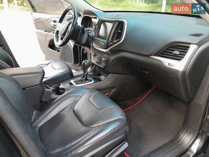 Позашляховик / Кросовер Jeep Cherokee 2016 в Києві