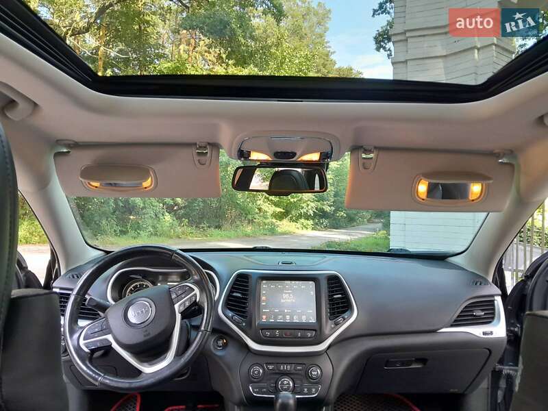 Позашляховик / Кросовер Jeep Cherokee 2016 в Києві