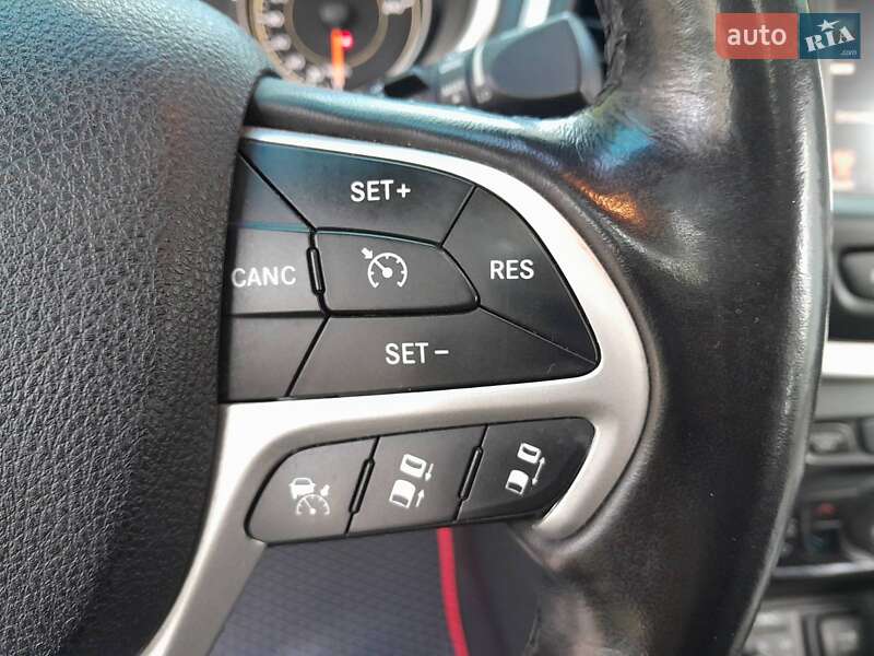 Позашляховик / Кросовер Jeep Cherokee 2016 в Києві