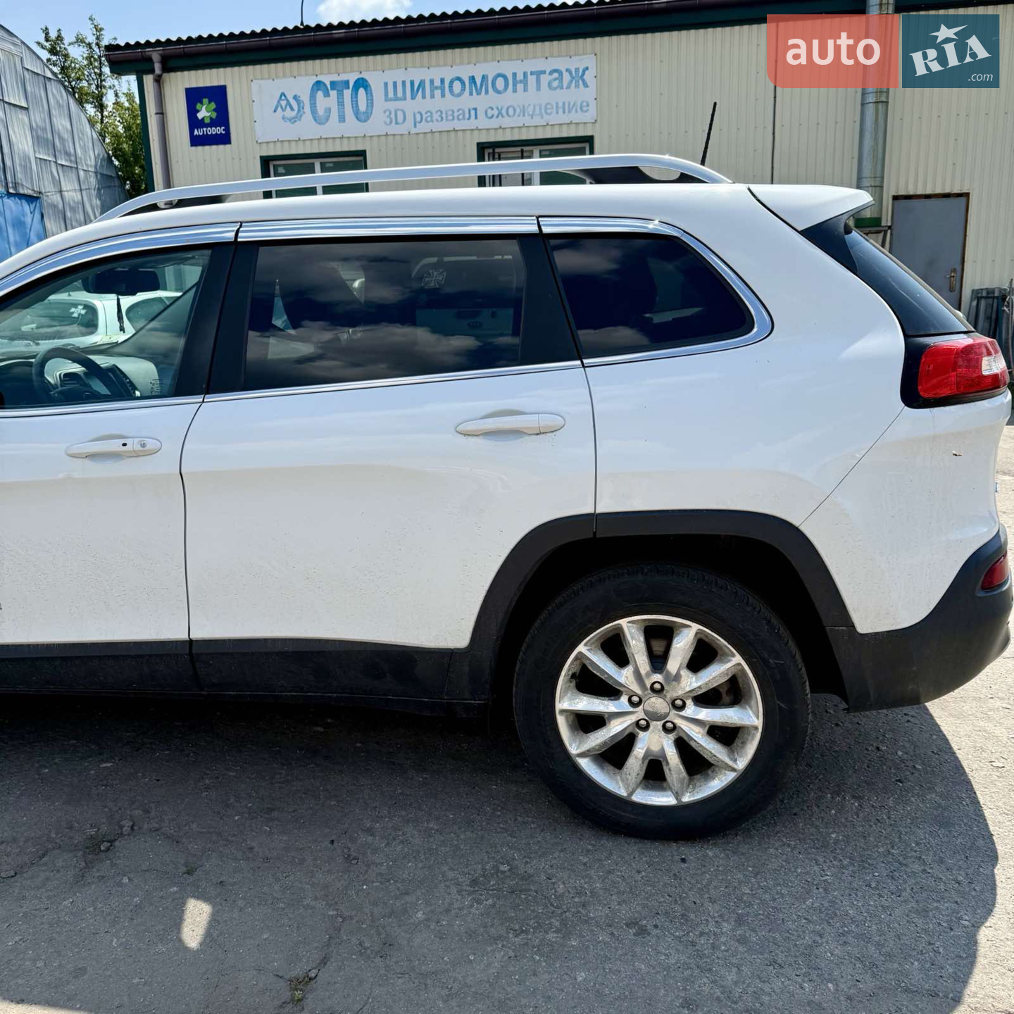 2015 Jeep Cherokee - мініатюра 4