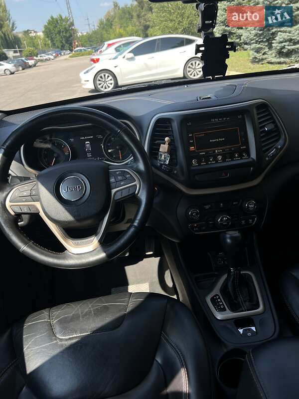 Позашляховик / Кросовер Jeep Cherokee 2015 в Дніпрі
