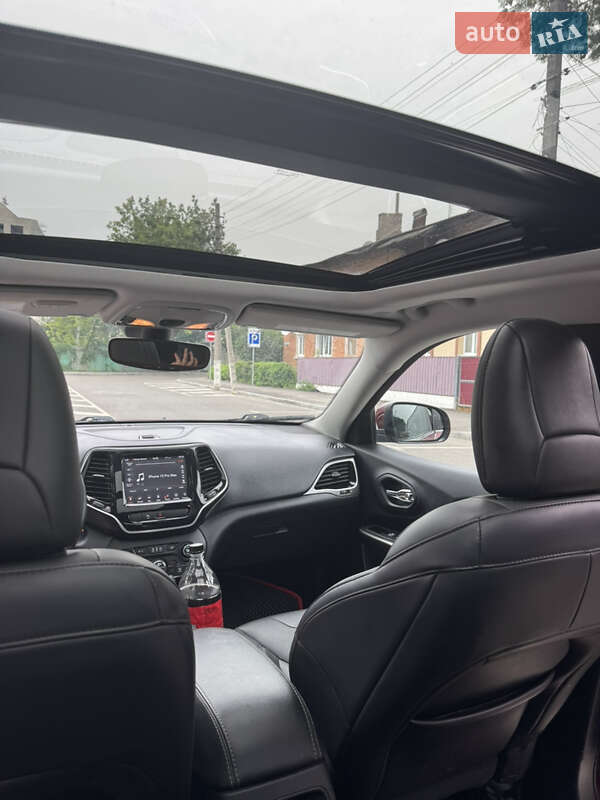 Внедорожник / Кроссовер Jeep Cherokee 2019 в Радомышле фото 17 Внедорожник / Кроссовер Jeep Cherokee 2019 в Радомышле