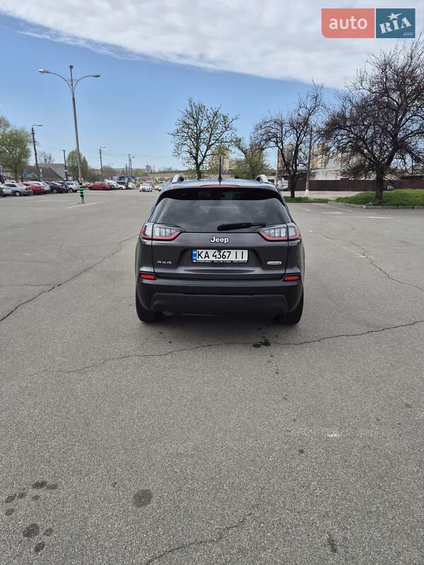 Внедорожник / Кроссовер Jeep Cherokee 2019 в Киеве