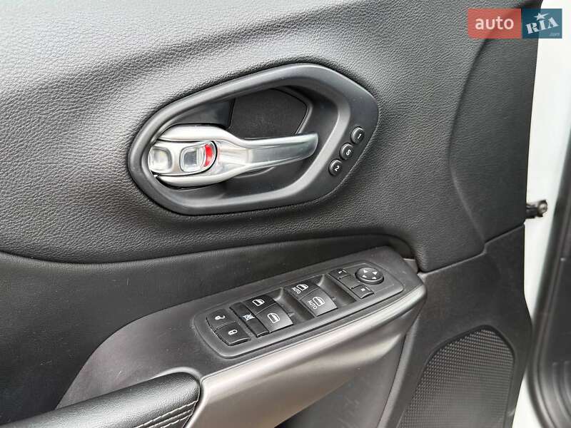 Внедорожник / Кроссовер Jeep Cherokee 2020 в Одессе
