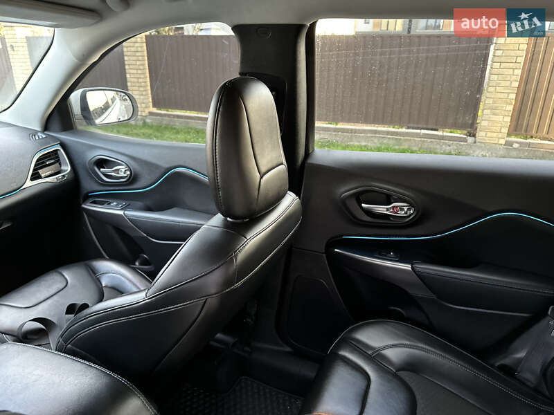 Внедорожник / Кроссовер Jeep Cherokee 2019 в Ивано-Франковске