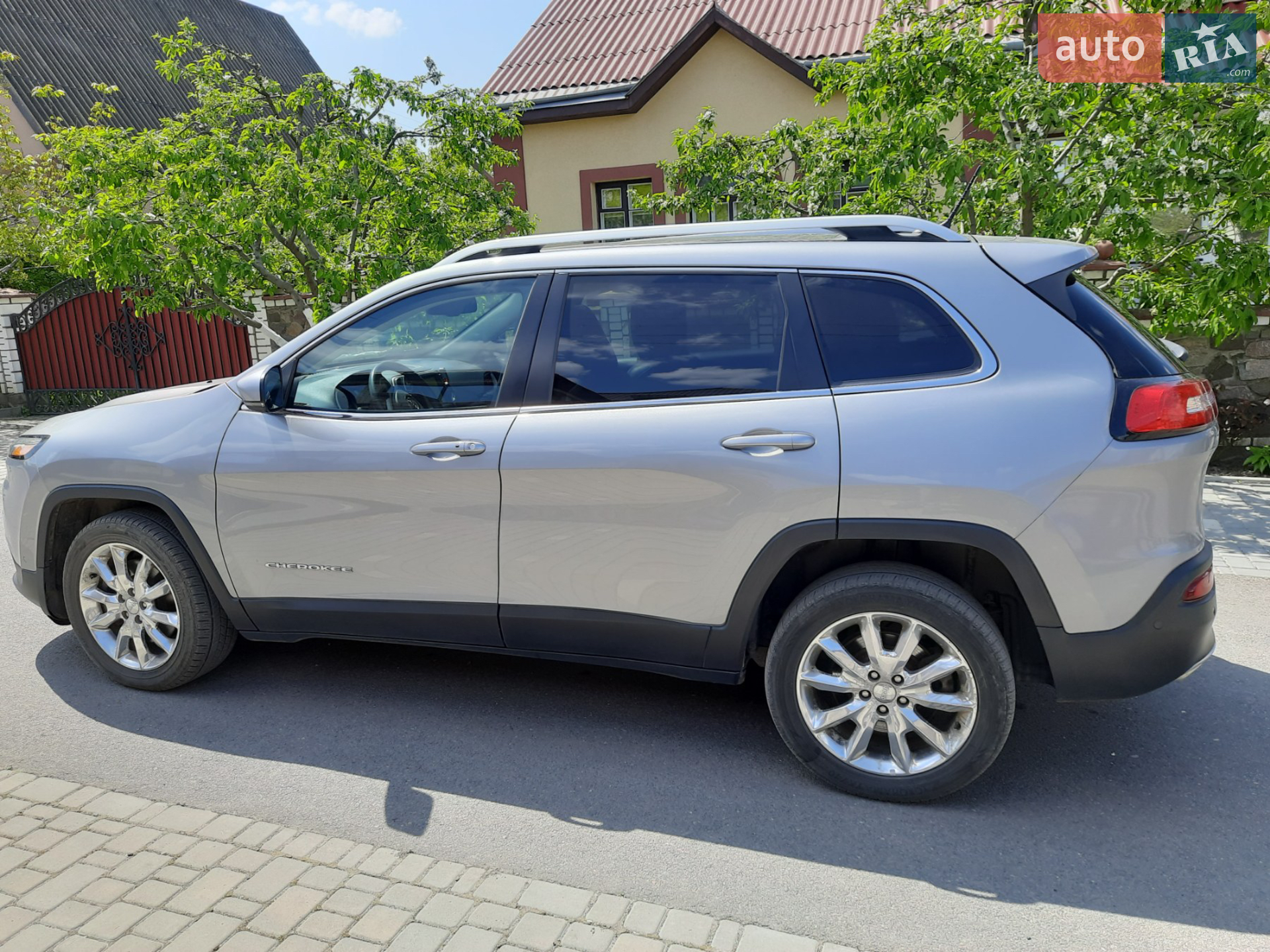 2014 Jeep Cherokee - мініатюра 2