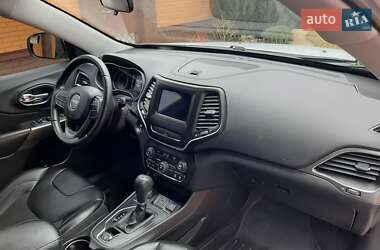 Внедорожник / Кроссовер Jeep Cherokee 2018 в 