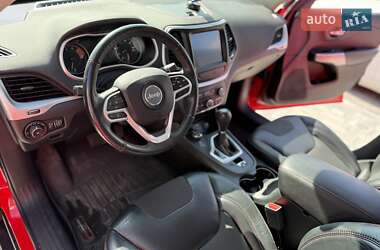 Внедорожник / Кроссовер Jeep Cherokee 2017 в 