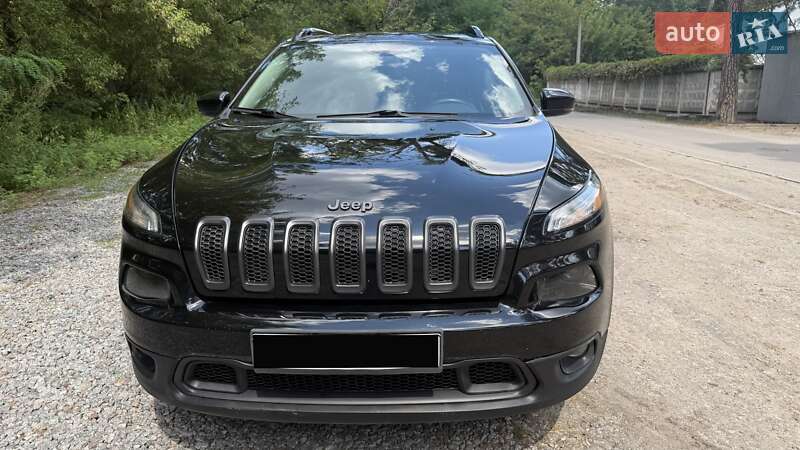 Позашляховик / Кросовер Jeep Cherokee 2016 в Києві