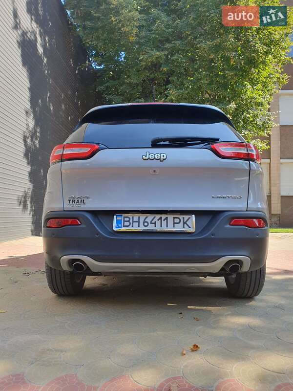 Позашляховик / Кросовер Jeep Cherokee 2014 в Черкасах