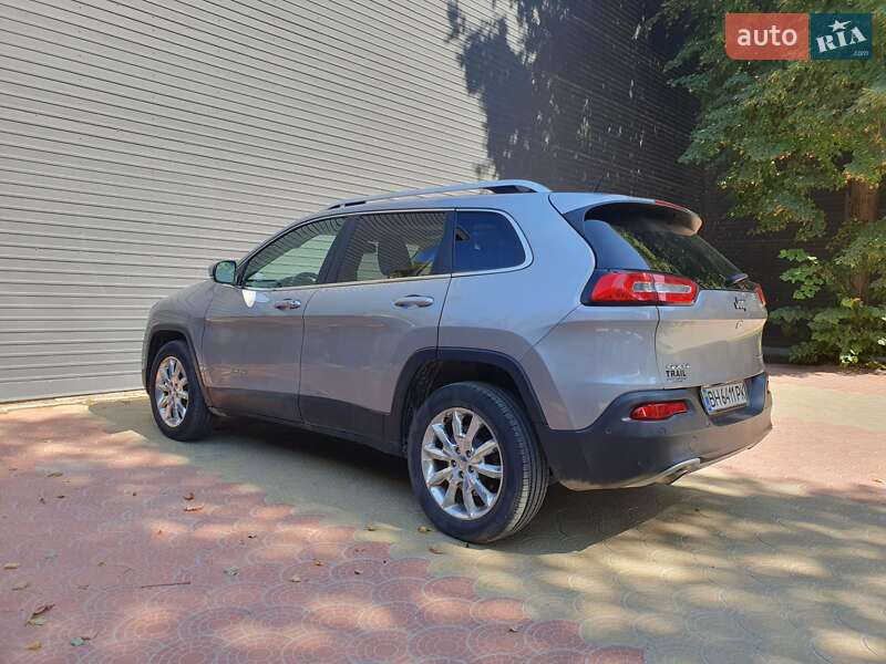 Позашляховик / Кросовер Jeep Cherokee 2014 в Черкасах