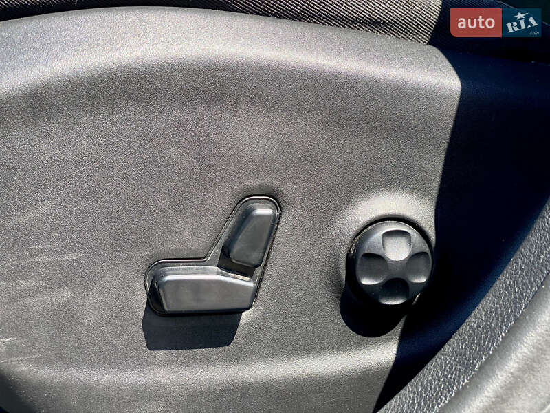 Позашляховик / Кросовер Jeep Cherokee 2020 в Києві