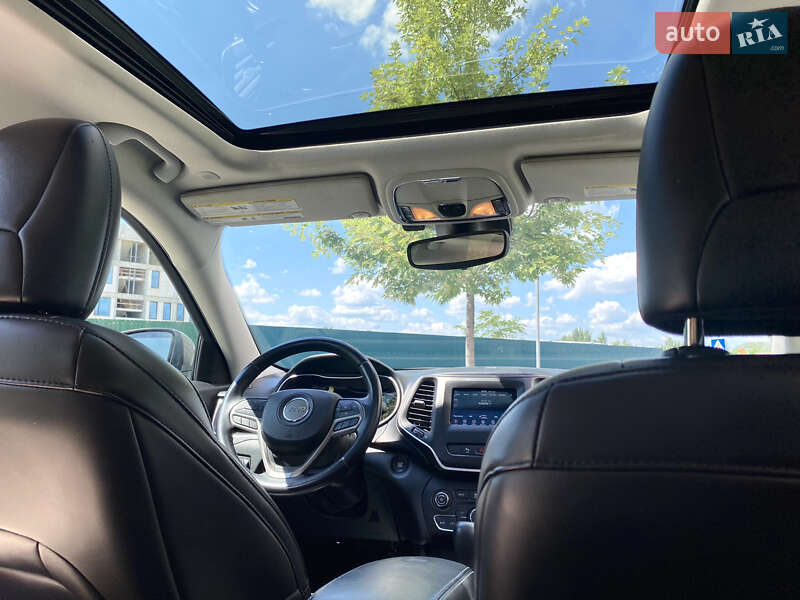 Позашляховик / Кросовер Jeep Cherokee 2020 в Києві
