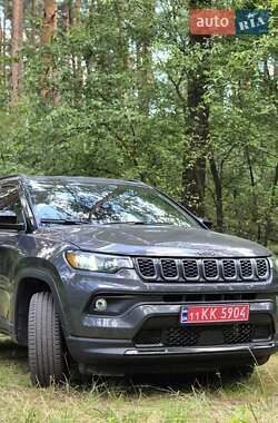 Внедорожник / Кроссовер Jeep Cherokee 2024 в Киеве