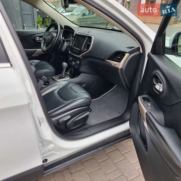 Позашляховик / Кросовер Jeep Cherokee 2016 в Калуші