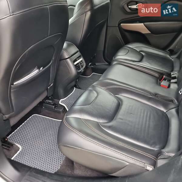 Позашляховик / Кросовер Jeep Cherokee 2016 в Калуші