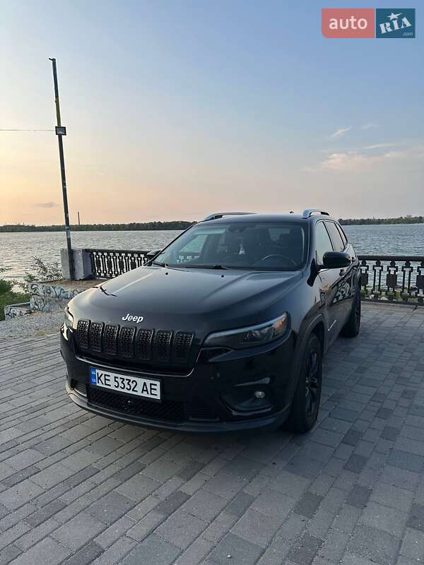 Внедорожник / Кроссовер Jeep Cherokee 2018 в 