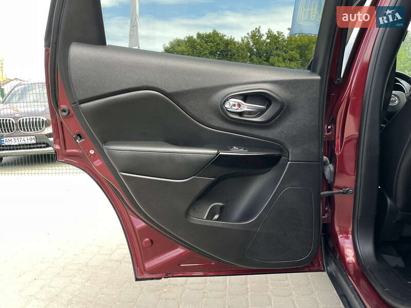 Внедорожник / Кроссовер Jeep Cherokee 2020 в Бердичеве