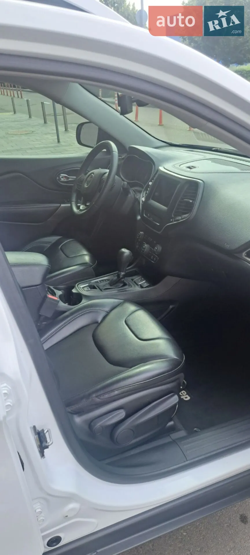 2019 Jeep Cherokee - мініатюра 9
