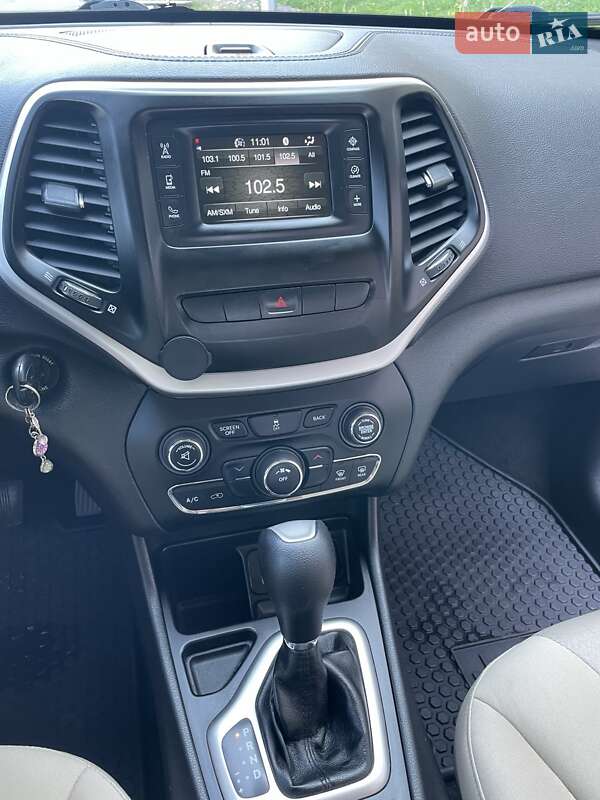 Внедорожник / Кроссовер Jeep Cherokee 2014 в Киеве