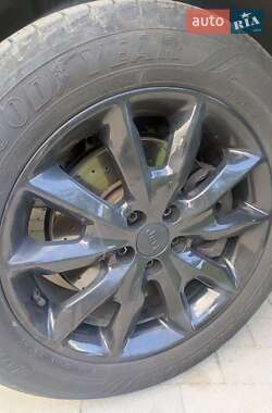 Внедорожник / Кроссовер Jeep Cherokee 2014 в Ровно