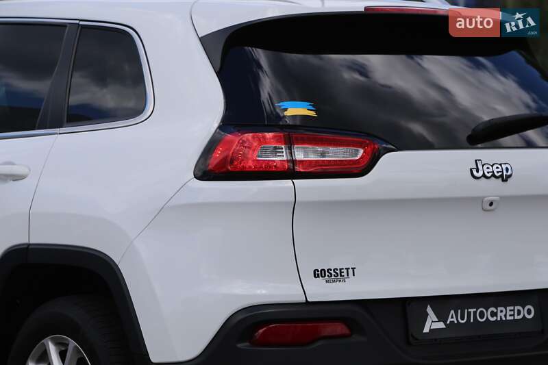 Внедорожник / Кроссовер Jeep Cherokee 2015 в Киеве