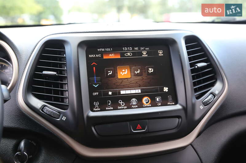 Внедорожник / Кроссовер Jeep Cherokee 2015 в Киеве