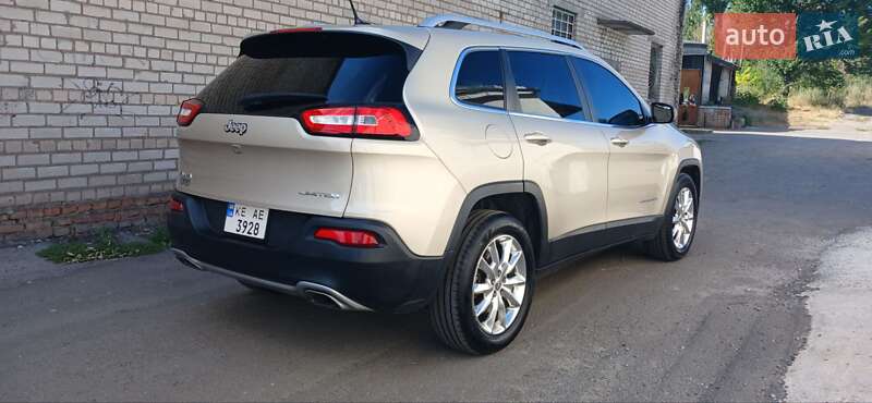 Позашляховик / Кросовер Jeep Cherokee 2015 в Кривому Розі