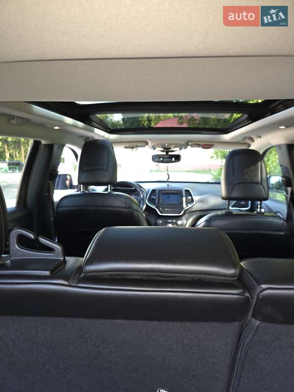 Позашляховик / Кросовер Jeep Cherokee 2018 в Городку