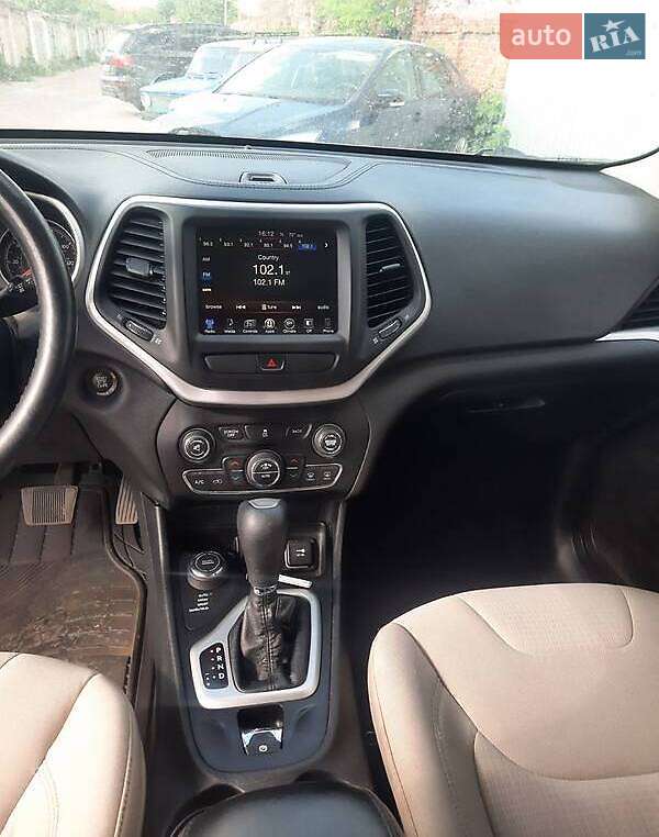 Внедорожник / Кроссовер Jeep Cherokee 2015 в Львове