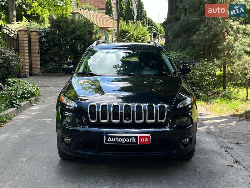 Внедорожник / Кроссовер Jeep Cherokee 2015 в Киеве